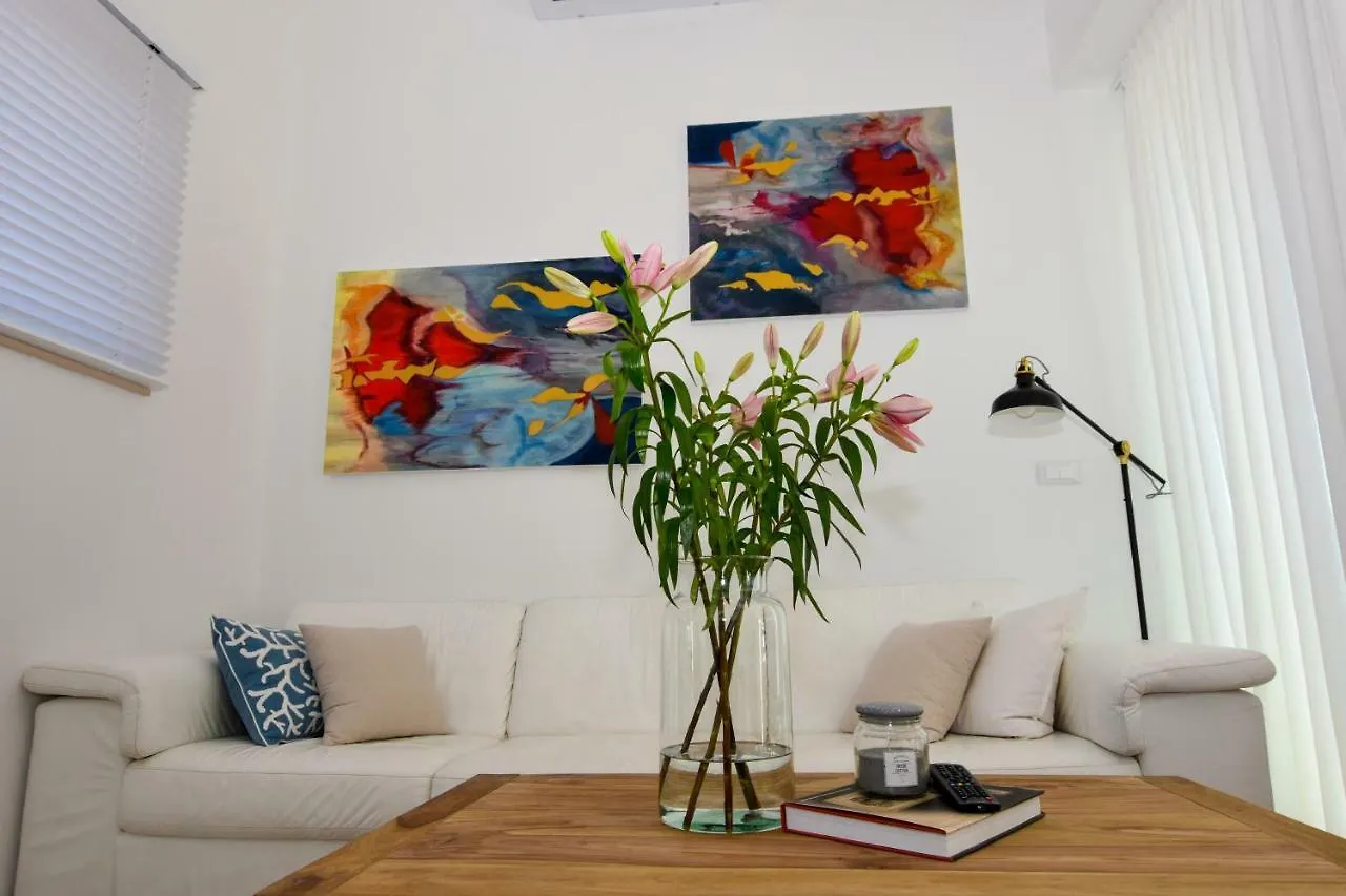 Apartments Villa Laura Pag Town 0*,